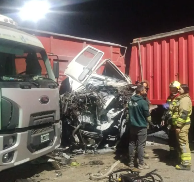 Un herido grave en impactante choque múltiple de camiones en Ricardone
