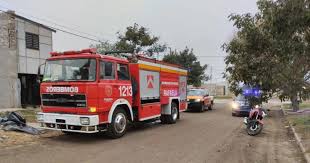 Tragedia en Rafaela: una nena murió y dos hermanos están graves tras incendiarse una casa
