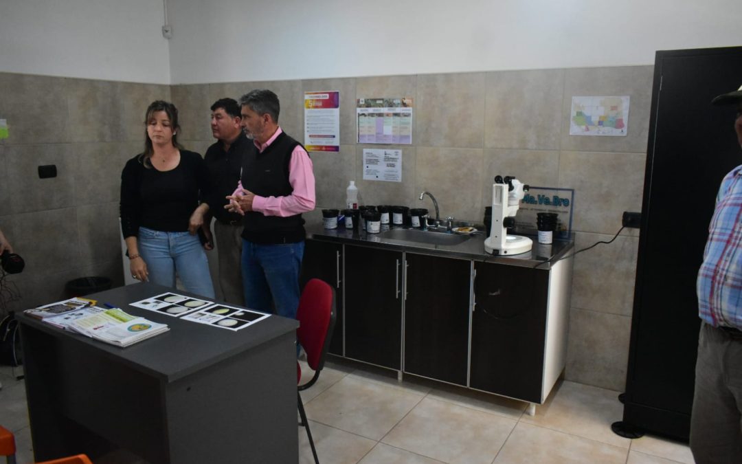 PRESENTARON EL FUNCIONAMIENTO DE LAS OVITRAMPAS DISTRIBUÍDAS EN TODOS LOS BARRIOS