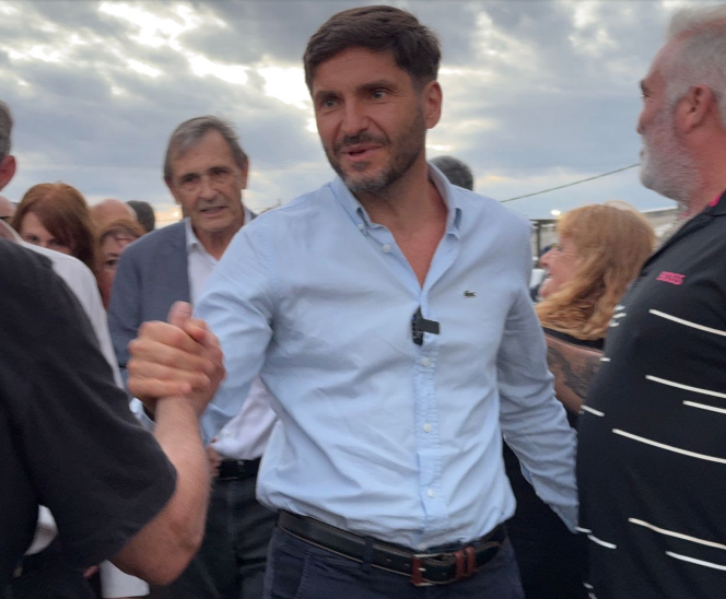 Pullaro participó de la Fiesta Pyme en Las Parejas y firmó convenio para la electrificación del Área Industrial