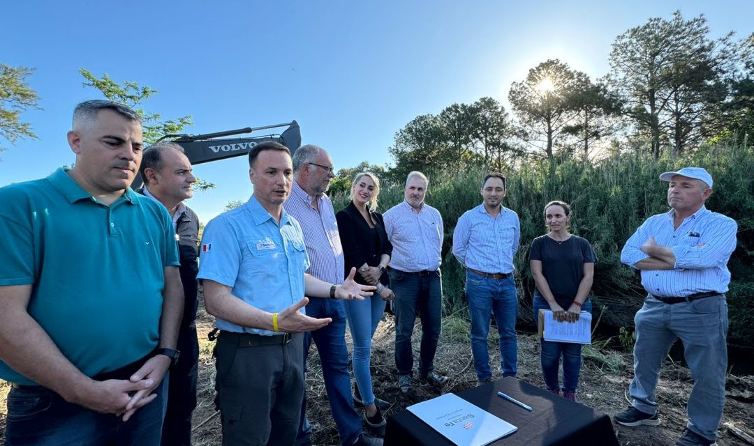 Provincia dio inicio a la obra de reacondicionamiento del Arroyo Frías